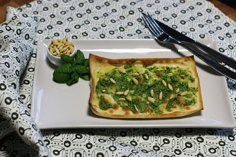 Focaccia al formaggio Pesto e pinoli - Panificio Pasticceria Tossini - Recco