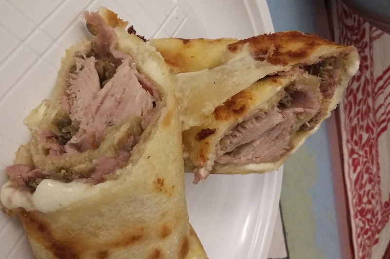 Focaccia al formaggio Roastbeef e capperi - Panificio Pasticceria Tossini - Recco