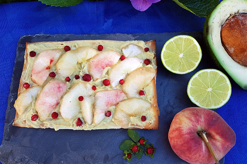 focaccia col formaggio avocado e pesche - Panificio Pasticceria Tossini - Recco