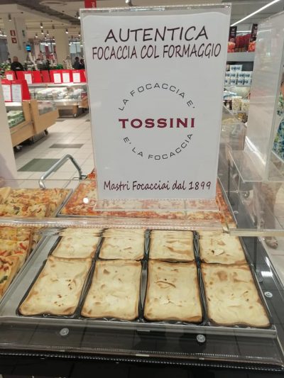 Focaccia col formaggio Tossini, degustazioni Carrefour (2)