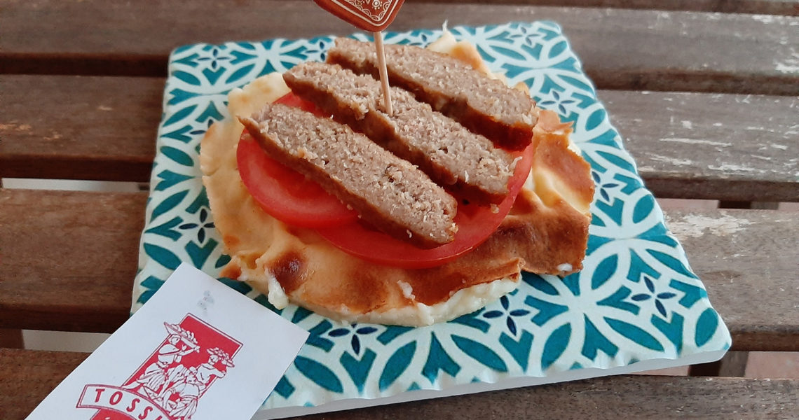 Focaccia col formaggio hamburger - Tossini Recco