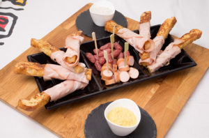 Crosticrock di Focaccia al rosmarino con mortadella arrotolata, Tossini